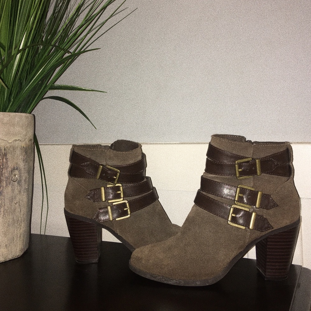 ✰ I.N.C boot heels